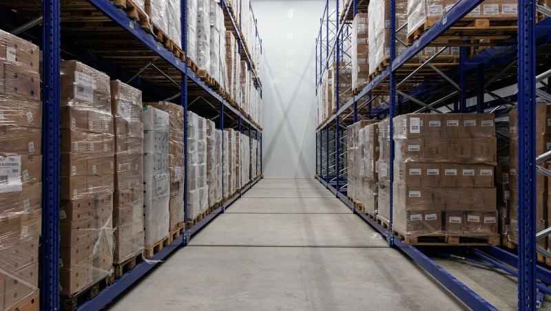 Magazzino compattabile in cella frigo: progettazione su misura per massima saturazione ed efficienza energetica